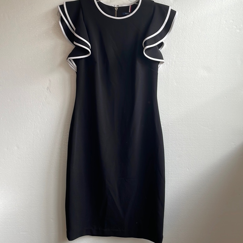 Tommy Hilfiger body con heavyweight knit ruffle sleeve dress size 2